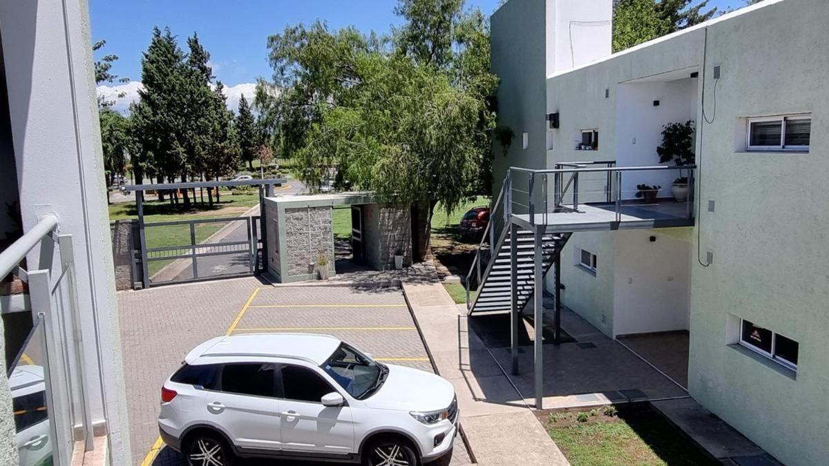 וילה איינדה Departamento Temporario - Barrio San Isidro מראה חיצוני תמונה